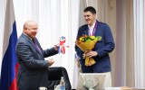 Олимпиада завершилась, подарки продолжаются